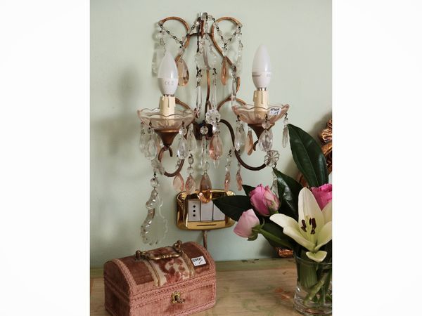 Coppia di applique in metallo dorato e vetro  - Asta Dimore fiorentine - Associazione Nazionale - Case d'Asta italiane