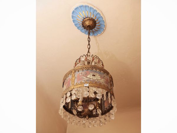 Piccolo lampadario a paniere in tole dorata e vetro  - Asta Dimore fiorentine - Associazione Nazionale - Case d'Asta italiane