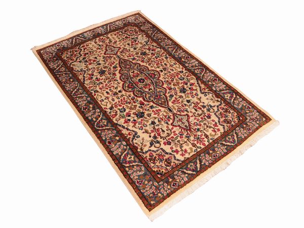 Tappeto persiano Kirman fondo beige  - Asta Dimore fiorentine - Associazione Nazionale - Case d'Asta italiane