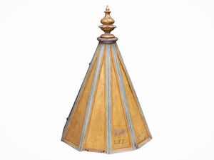 Acquasantiera piramidale in legno laccato  - Asta Dimore fiorentine - Associazione Nazionale - Case d'Asta italiane