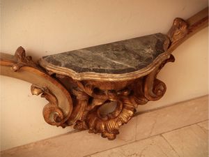 Console pensile in legno intagliato, laccato avorio e dorato  - Asta Dimore fiorentine - Associazione Nazionale - Case d'Asta italiane
