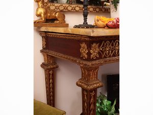 Console in legno tinto rosso pompeiano e lumeggiato in oro  - Asta Dimore fiorentine - Associazione Nazionale - Case d'Asta italiane