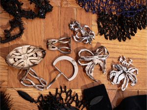 Assortimento di accessori per abiti e bigiotteria d'epoca  - Asta Dimore fiorentine - Associazione Nazionale - Case d'Asta italiane