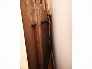 Caminiera in legno laccato e lumeggiato in oro  - Asta Dimore fiorentine - Associazione Nazionale - Case d'Asta italiane