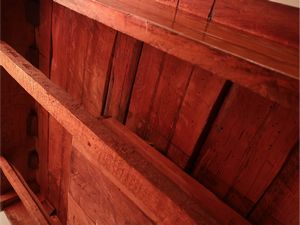 Tavolino impiallacciato in noce, ciliegio ed altre essenze  - Asta Dimore fiorentine - Associazione Nazionale - Case d'Asta italiane