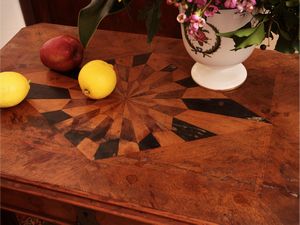 Tavolino da lavoro in noce  - Asta Dimore fiorentine - Associazione Nazionale - Case d'Asta italiane