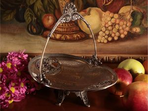 Due cestini centrotavola in metallo argentato  - Asta Dimore fiorentine - Associazione Nazionale - Case d'Asta italiane