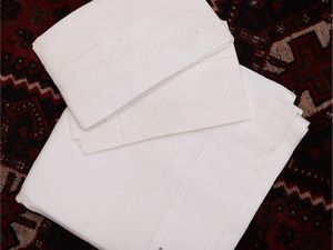 Due lenzuola matrimoniali in lino  - Asta Dimore fiorentine - Associazione Nazionale - Case d'Asta italiane