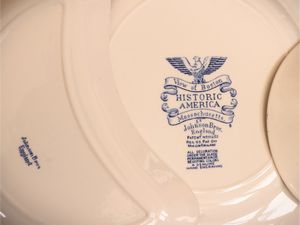 Servizio di piatti in terraglia inglese  - Asta Dimore fiorentine - Associazione Nazionale - Case d'Asta italiane