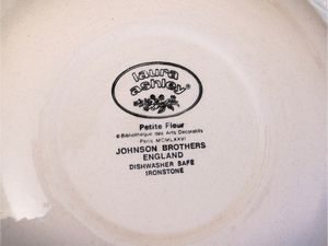 Servizio di piatti in terraglia Laura Ashely  - Asta Dimore fiorentine - Associazione Nazionale - Case d'Asta italiane