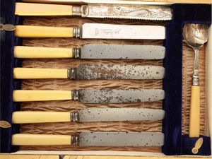 Servizio di posate in metallo argentato  - Asta Dimore fiorentine - Associazione Nazionale - Case d'Asta italiane