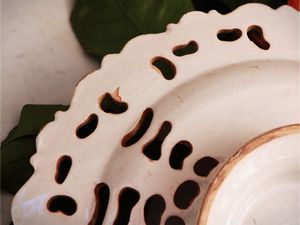 Crespina in terracotta invetriata, Ginori  - Asta Dimore fiorentine - Associazione Nazionale - Case d'Asta italiane