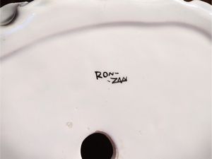 Gruppo in ceramica policroma, Ronzan  - Asta Dimore fiorentine - Associazione Nazionale - Case d'Asta italiane