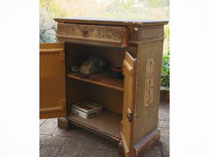 Stipo in legno laccato nei toni del verde  - Asta Dimore fiorentine - Associazione Nazionale - Case d'Asta italiane