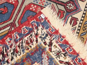 Tappeto caucasico di vecchia manifattura  - Asta Dimore fiorentine - Associazione Nazionale - Case d'Asta italiane