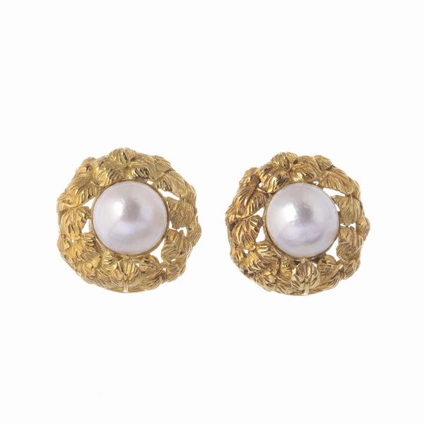 PAIO DI ORECCHINI CON PERLE MABE  - Asta Gioielli  - Associazione Nazionale - Case d'Asta italiane