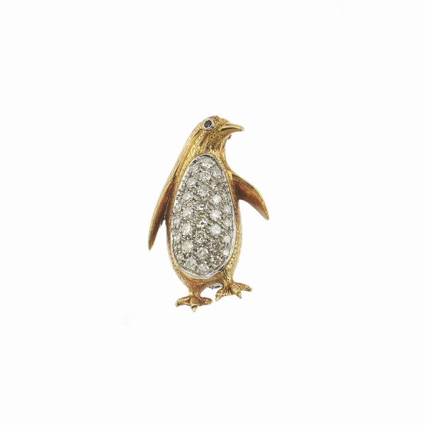 SPILLA A FORMA DI PINGUINO CON DIAMANTI E RUBINI  - Asta Gioielli  - Associazione Nazionale - Case d'Asta italiane