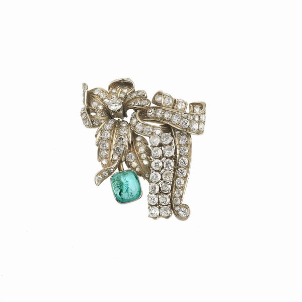 SPILLA A TRALCIO FIORITO CON SMERALDO E DIAMANTI  - Asta Gioielli  - Associazione Nazionale - Case d'Asta italiane