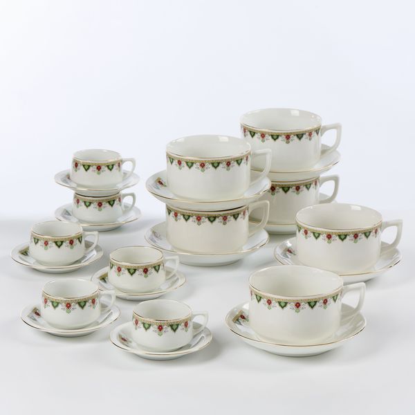 Richard Ginori servizio da t e caff in porcellana  - Asta L'Arte della Tavola - Associazione Nazionale - Case d'Asta italiane