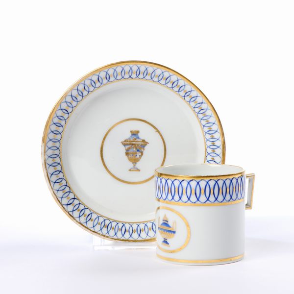 Ginori tazza con piatto in porcellana  - Asta L'Arte della Tavola - Associazione Nazionale - Case d'Asta italiane