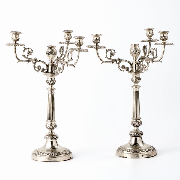 Coppia di candelieri a quattro fiamme  - Asta L'Arte della Tavola - Associazione Nazionale - Case d'Asta italiane