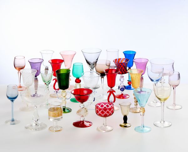 Trentasei bicchieri da collezione in vetro e cristallo  - Asta L'Arte della Tavola - Associazione Nazionale - Case d'Asta italiane