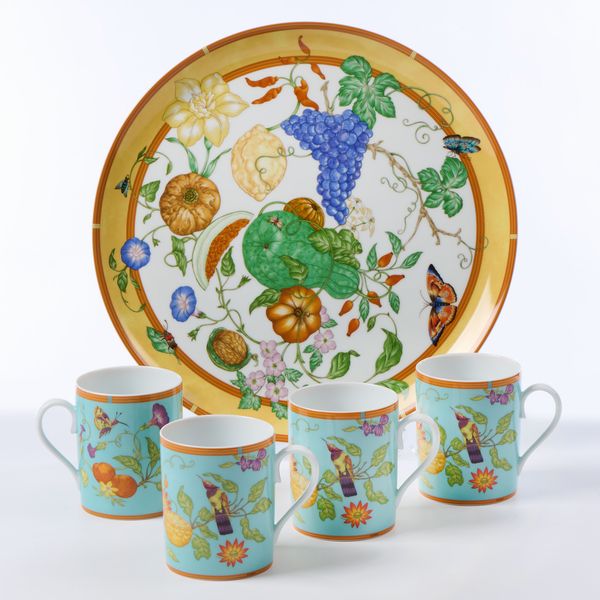Herms Siesta Island quattro mug e un piatto da dolce  - Asta L'Arte della Tavola - Associazione Nazionale - Case d'Asta italiane