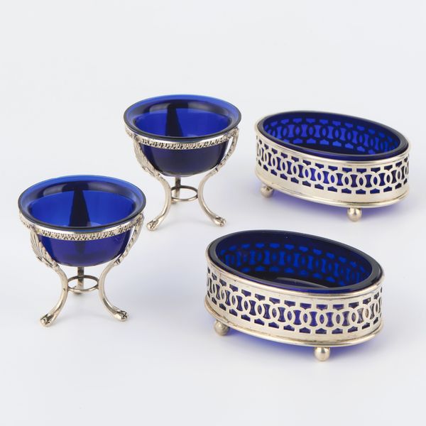 Due coppie di salsiere in argento  - Asta L'Arte della Tavola - Associazione Nazionale - Case d'Asta italiane