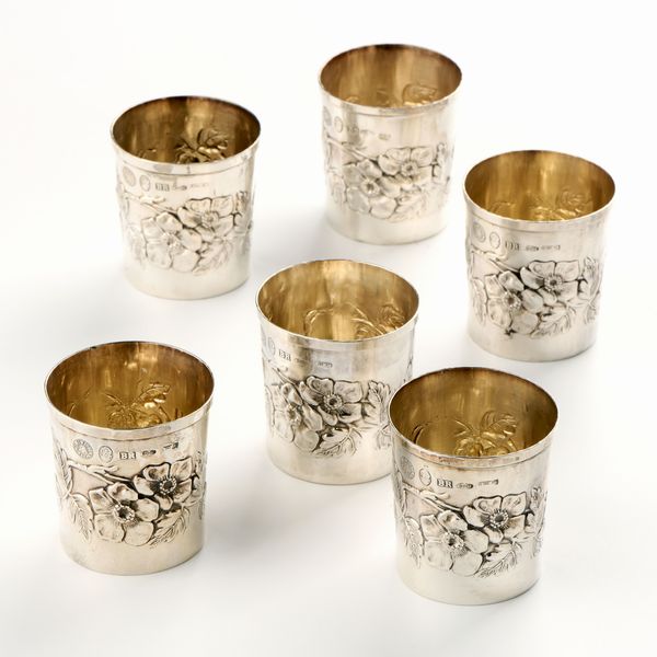 Brandimarte sei bicchieri cilindrici in argento  - Asta L'Arte della Tavola - Associazione Nazionale - Case d'Asta italiane