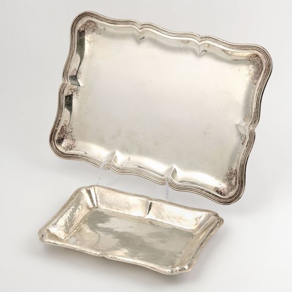 Due vassoi rettangolari  in argento  - Asta L'Arte della Tavola - Associazione Nazionale - Case d'Asta italiane