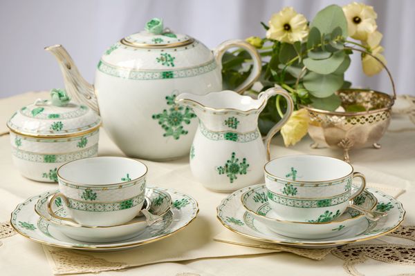 Herend Apponyi Green servizio da t in porcellana  - Asta L'Arte della Tavola - Associazione Nazionale - Case d'Asta italiane
