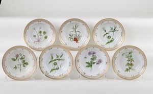 Royal Copenhagen Flora Danica prestigioso servizio da tavola in porcellana policroma e dorata  - Asta L'Arte della Tavola - Associazione Nazionale - Case d'Asta italiane
