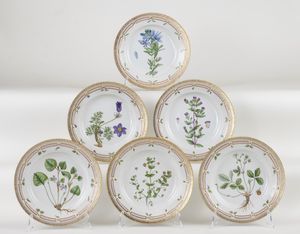 Royal Copenhagen Flora Danica prestigioso servizio da tavola in porcellana policroma e dorata  - Asta L'Arte della Tavola - Associazione Nazionale - Case d'Asta italiane