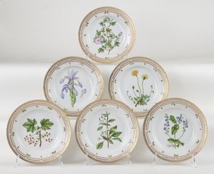 Royal Copenhagen Flora Danica prestigioso servizio da tavola in porcellana policroma e dorata  - Asta L'Arte della Tavola - Associazione Nazionale - Case d'Asta italiane