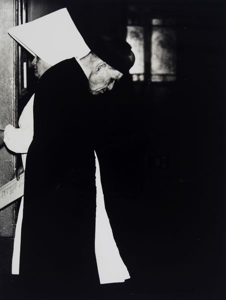 Mario Giacomelli : Vita d'ospizio / Verr la morte e avr i tuoi occhi  - Asta Fotografia - Associazione Nazionale - Case d'Asta italiane