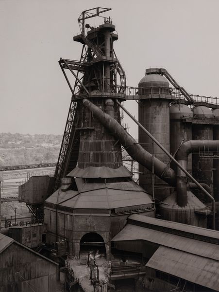 Bernd  Becher<br>Hilla  Becher : Hochofen Youngstown Ohio, USA  - Asta Fotografia - Associazione Nazionale - Case d'Asta italiane