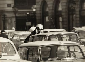 Robert Doisneau - L'amour casqu
