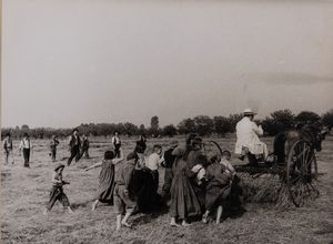 Angelo Novi : Novecento di Bernardo Bertolucci  - Asta Fotografia - Associazione Nazionale - Case d'Asta italiane