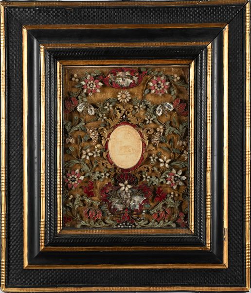 Agnus Dei in cera con cornice in legno ebanizzato, intagliato e dorato, XVIII/XIX secolo  - Asta Collezioni Private - Mobili, Oggetti d'Arte e Dipinti Antichi e del XIX Secolo - Associazione Nazionale - Case d'Asta italiane