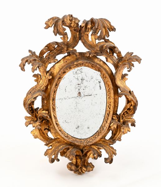 Piccola cornice in legno scolpito e dorato, XVIII secolo  - Asta Collezioni Private - Mobili, Oggetti d'Arte e Dipinti Antichi e del XIX Secolo - Associazione Nazionale - Case d'Asta italiane