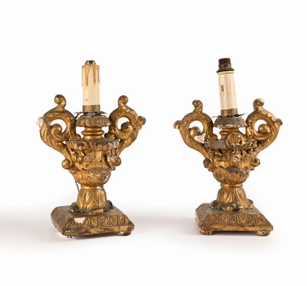 Coppia di portapalme in legno dorato, Italia settentrionale, XVIII secolo  - Asta Collezioni Private - Mobili, Oggetti d'Arte e Dipinti Antichi e del XIX Secolo - Associazione Nazionale - Case d'Asta italiane