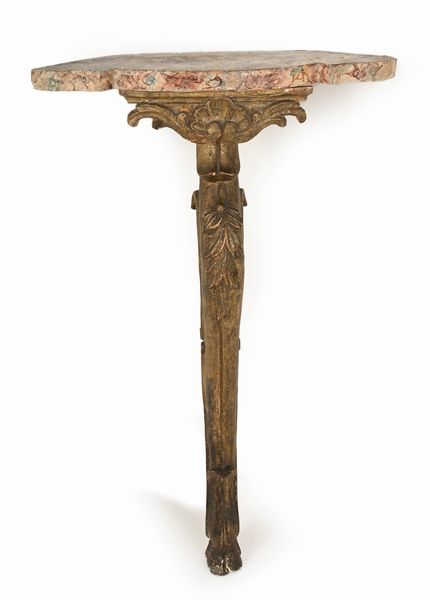Coppia di piccole console ad angolo in legno dorato, Italia centrale, fine XVIII/inizio XIX secolo  - Asta Collezioni Private - Mobili, Oggetti d'Arte e Dipinti Antichi e del XIX Secolo - Associazione Nazionale - Case d'Asta italiane