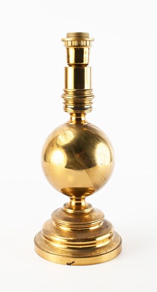 Lampada da tavolo in ottone  - Asta Collezioni Private - Mobili, Oggetti d'Arte e Dipinti Antichi e del XIX Secolo - Associazione Nazionale - Case d'Asta italiane