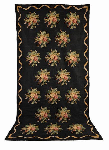 Tappeto ispirato agli esemplari Kilim Bessarabici, fine XIX/inizio XX secolo  - Asta Collezioni Private - Mobili, Oggetti d'Arte e Dipinti Antichi e del XIX Secolo - Associazione Nazionale - Case d'Asta italiane