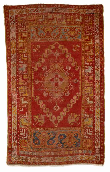 Coppia di piccoli tappeti anatolici, inizi del XX secolo  - Asta Collezioni Private - Mobili, Oggetti d'Arte e Dipinti Antichi e del XIX Secolo - Associazione Nazionale - Case d'Asta italiane