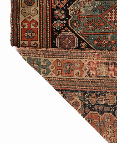 Piccola corsia caucasica Karabagh, fine XIX/inizio XX secolo  - Asta Collezioni Private - Mobili, Oggetti d'Arte e Dipinti Antichi e del XIX Secolo - Associazione Nazionale - Case d'Asta italiane