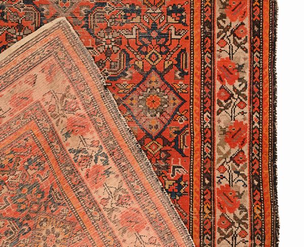 Corsia Melayer fondo rosso, Persia, inizi XX secolo  - Asta Collezioni Private - Mobili, Oggetti d'Arte e Dipinti Antichi e del XIX Secolo - Associazione Nazionale - Case d'Asta italiane