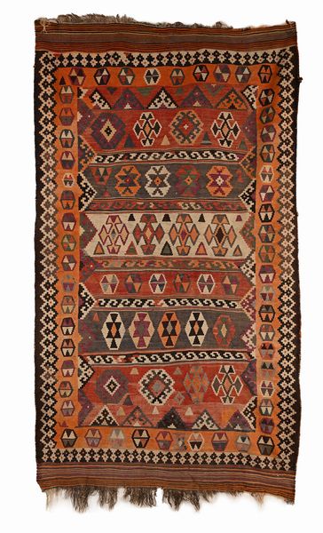 Tappeto Kilim Anatolico, Turchia, XX secolo  - Asta Collezioni Private - Mobili, Oggetti d'Arte e Dipinti Antichi e del XIX Secolo - Associazione Nazionale - Case d'Asta italiane