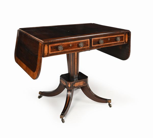 Breakfast table in mogano, Inghilterra, XIX secolo  - Asta Collezioni Private - Mobili, Oggetti d'Arte e Dipinti Antichi e del XIX Secolo - Associazione Nazionale - Case d'Asta italiane