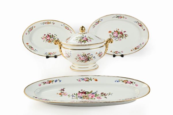 Servizio in porcellana policroma Vieux Paris, fine del XIX secolo  - Asta Collezioni Private - Mobili, Oggetti d'Arte e Dipinti Antichi e del XIX Secolo - Associazione Nazionale - Case d'Asta italiane